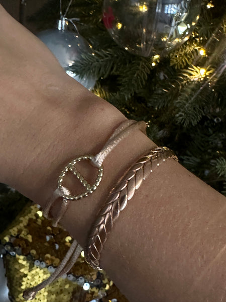 glow bracelet
