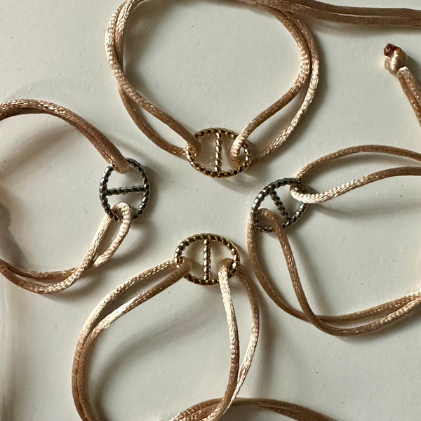 glow bracelet
